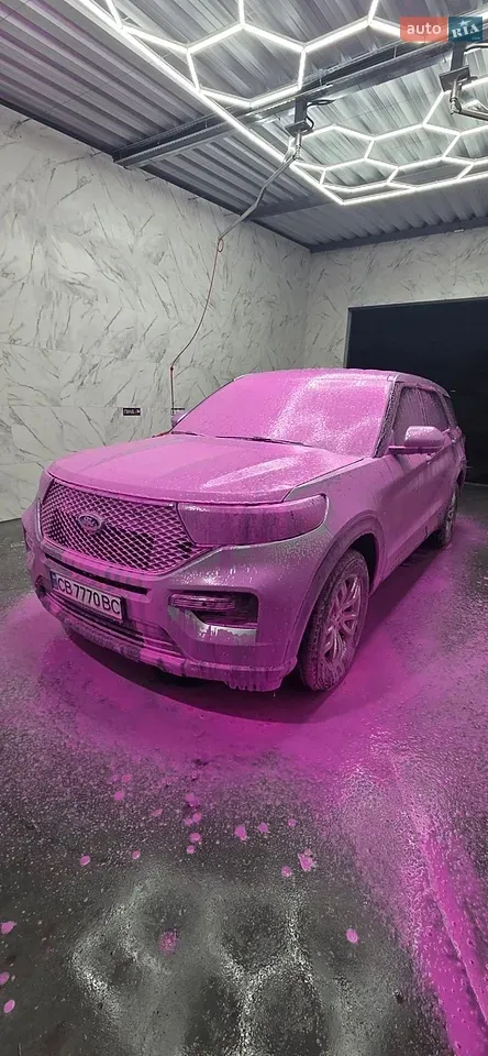 Ford Explorer 2022 photo 3