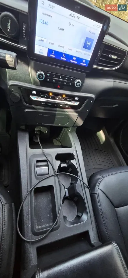 Ford Explorer 2022 photo 4
