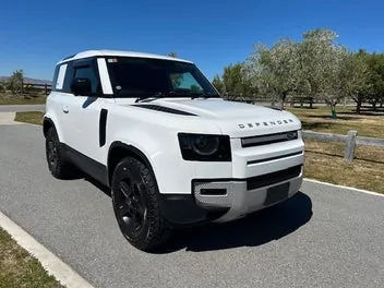 Land Rover Defender 2021 photo 2