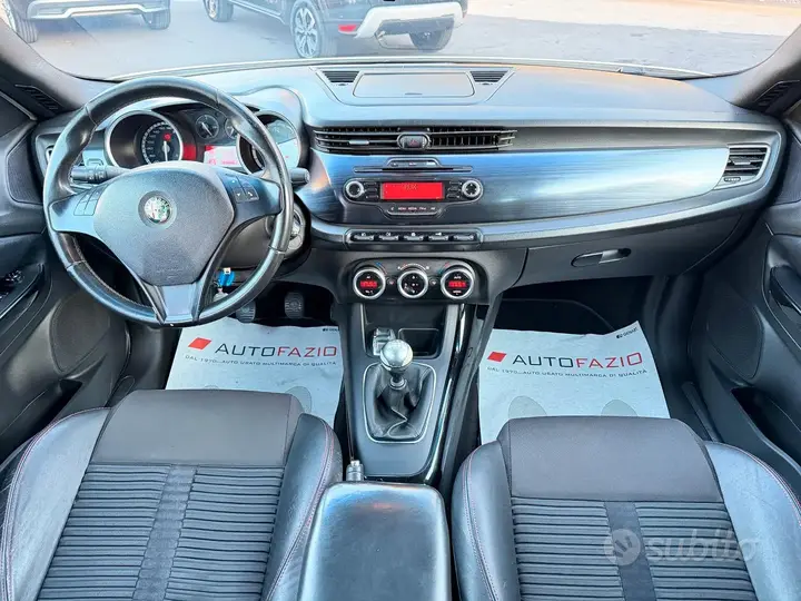 Alfa Romeo Giulietta 2012 photo 2