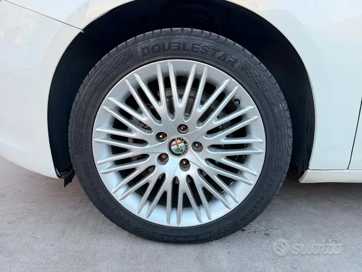 Alfa Romeo Giulietta 2012 photo 4