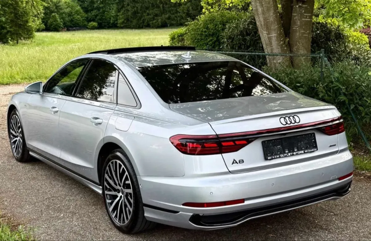 Audi A8 2024 photo 2