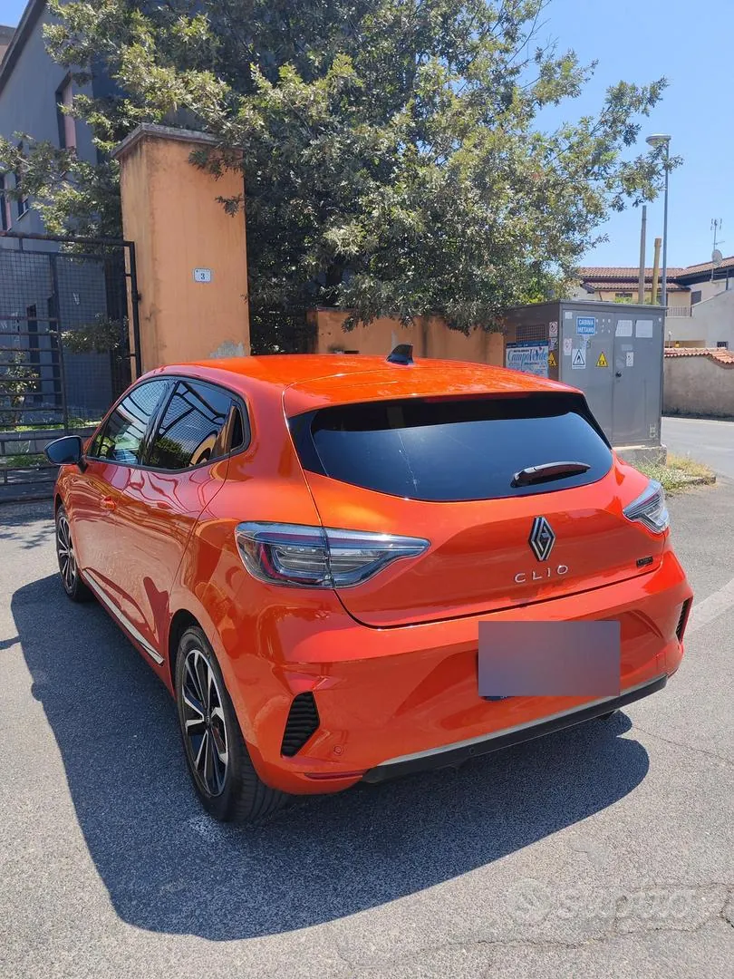 Renault Clio 2024 photo 2