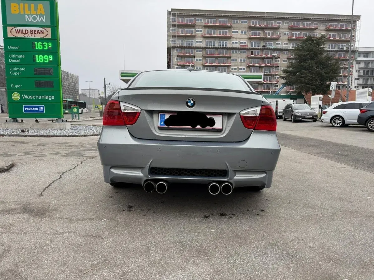 BMW 3 Series 2005 photo 2