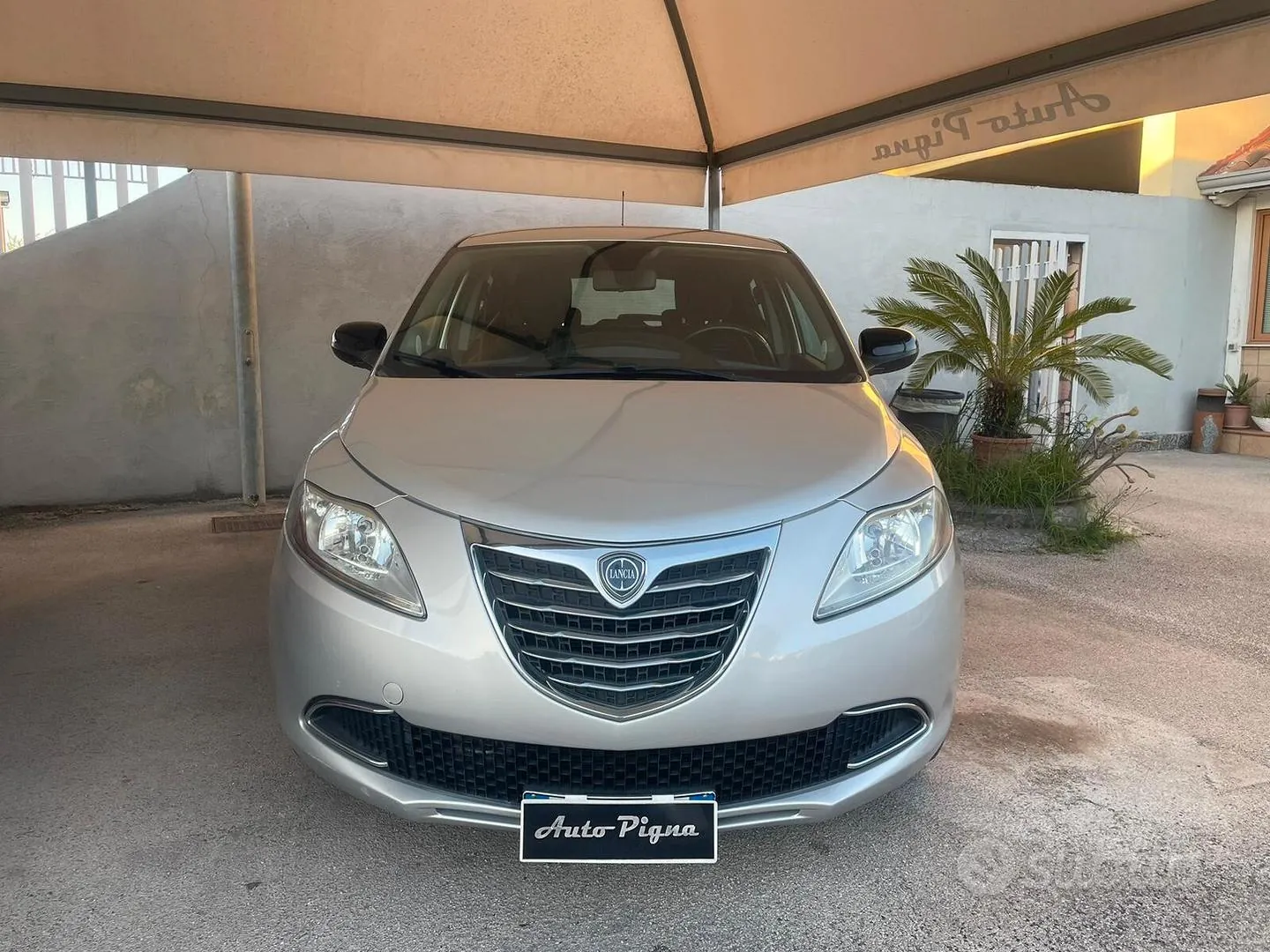 Lancia Ypsilon 2012 photo 2