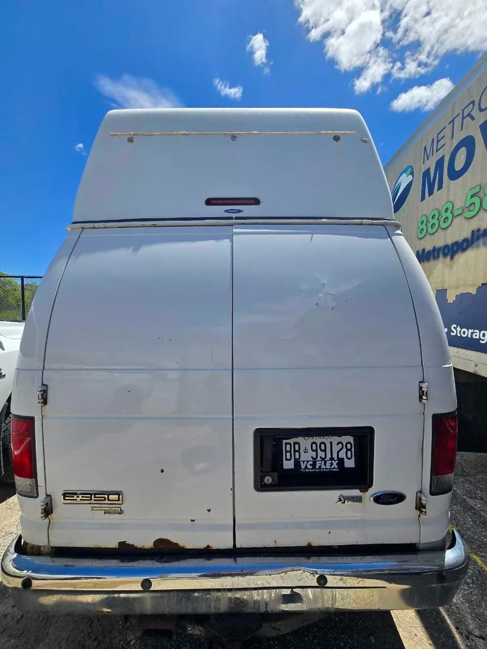 Ford E-350 2012 photo 3