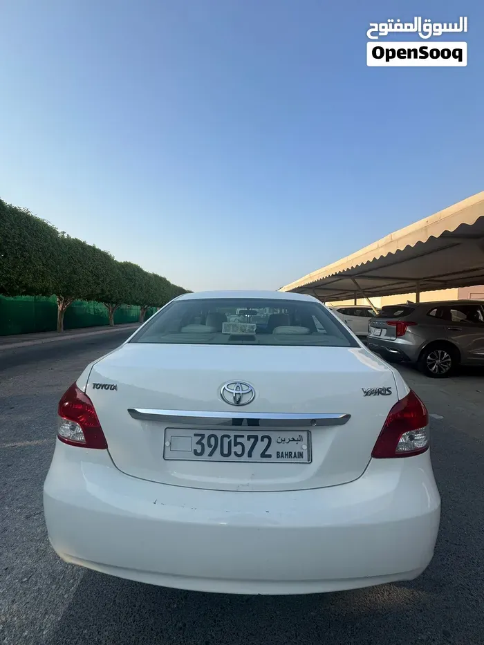 Toyota Yaris 2010 photo 2