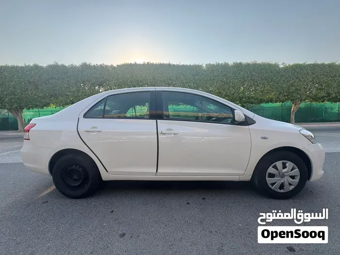 Toyota Yaris 2010 photo 4