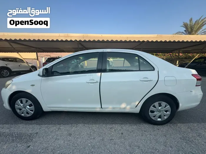 Toyota Yaris 2010 photo 3