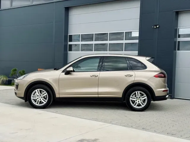 Porsche Cayenne 2015 photo 2