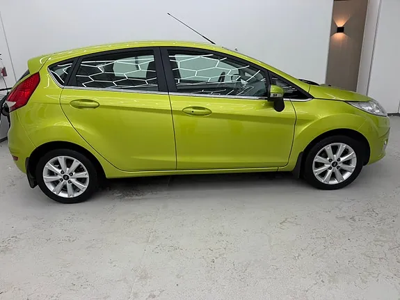 Ford Fiesta 2010 photo 3