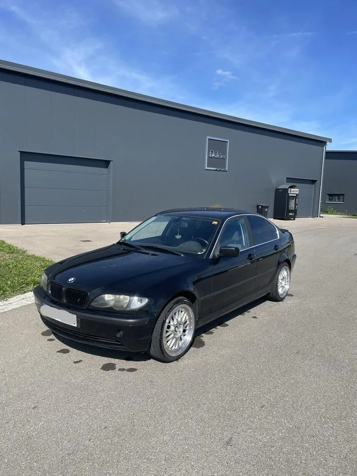 BMW 318I
