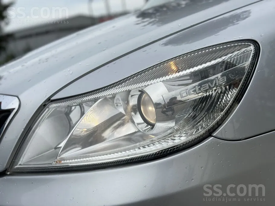 Skoda Octavia 2011 photo 2