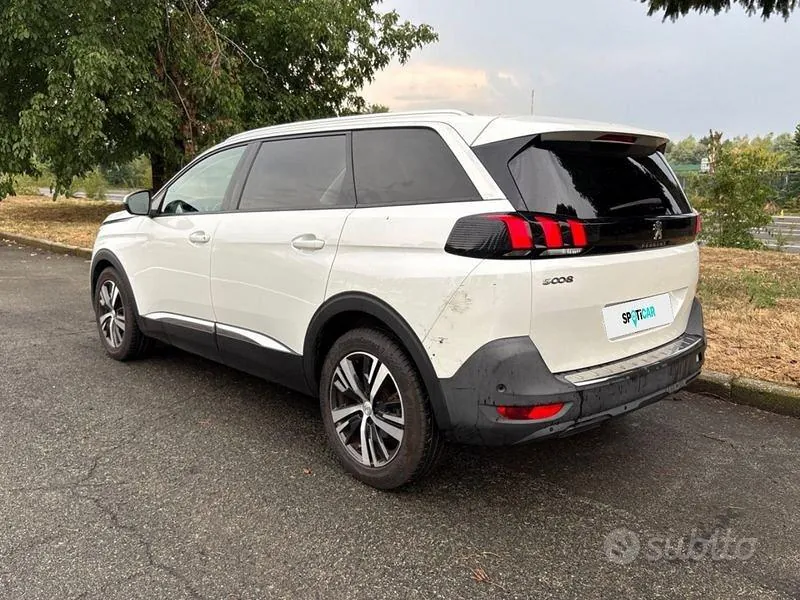 Peugeot 5008 2020 photo 3