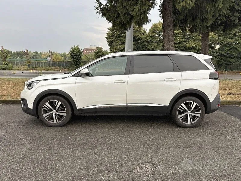 Peugeot 5008 2020 photo 2