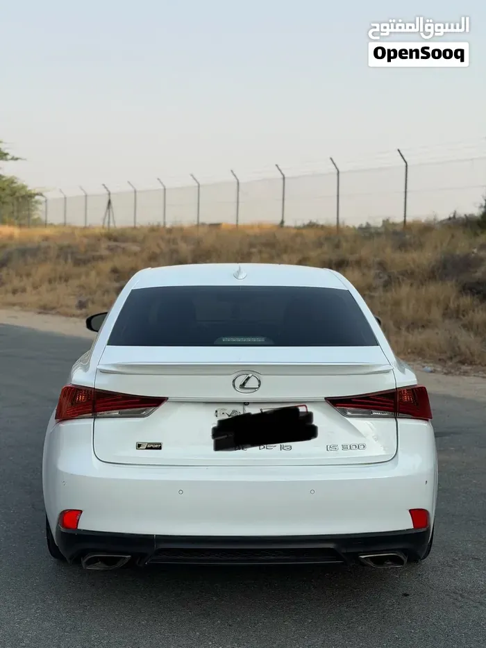 Lexus Is 300 Sport 2019 photo 5