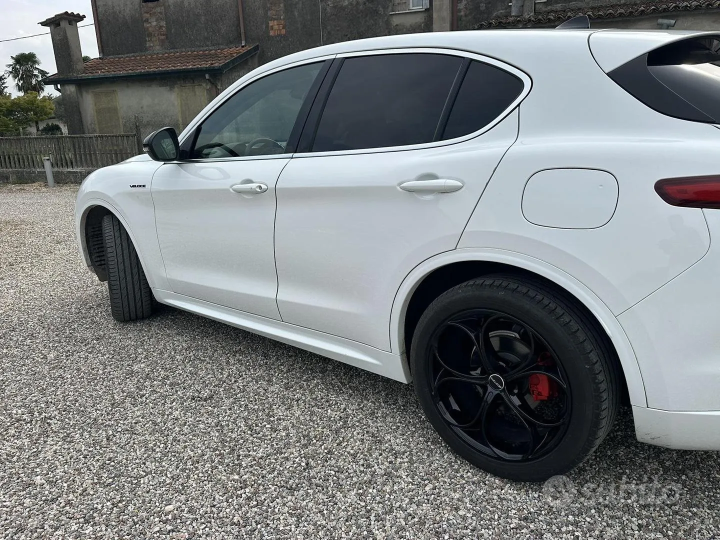 Alfa Romeo Stelvio 2018 photo 2