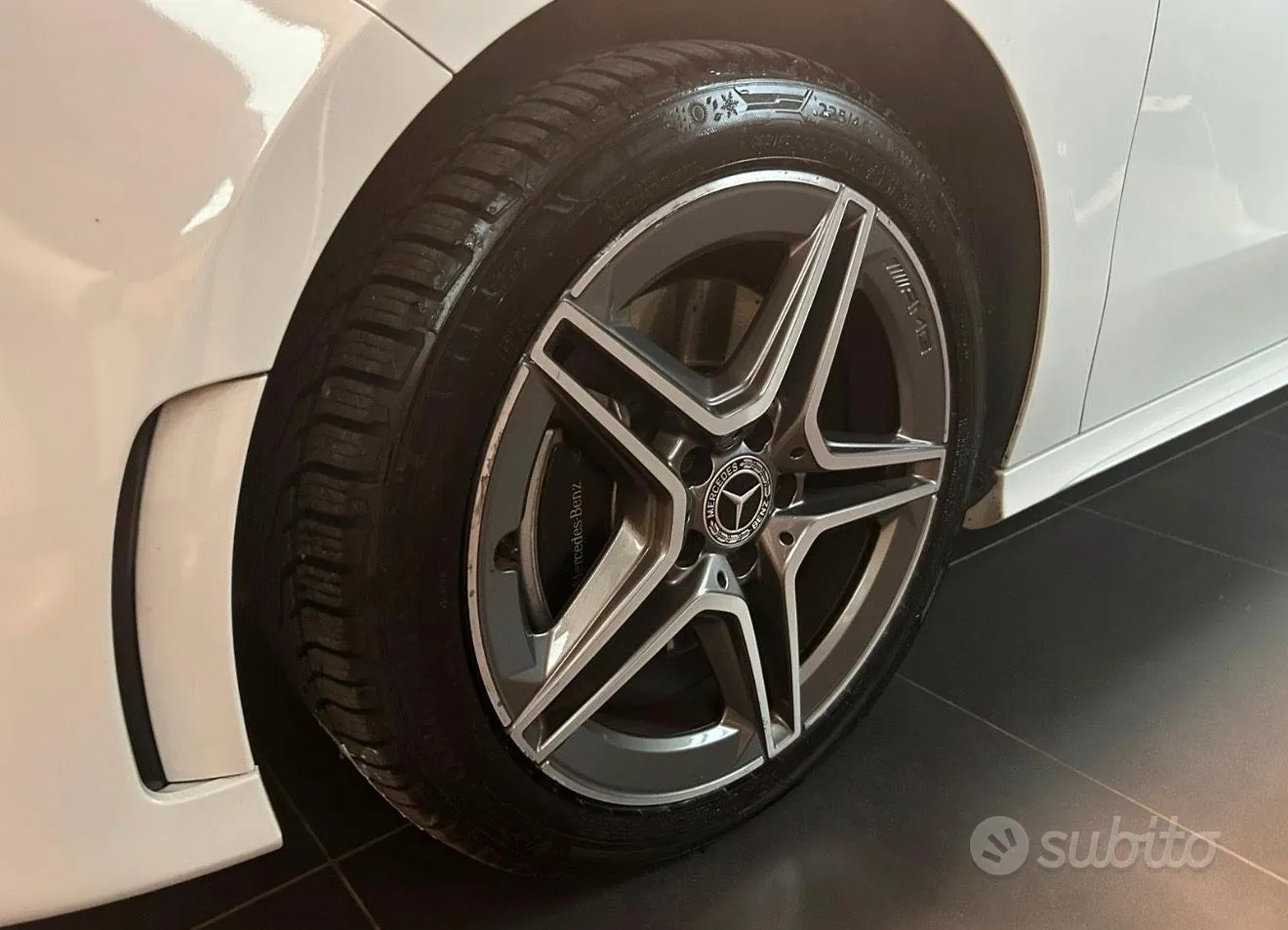 Mercedes-Benz A250 2021 photo 3