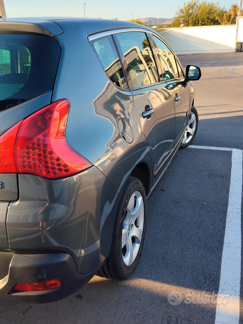 Peugeot 3008 2011 photo 2