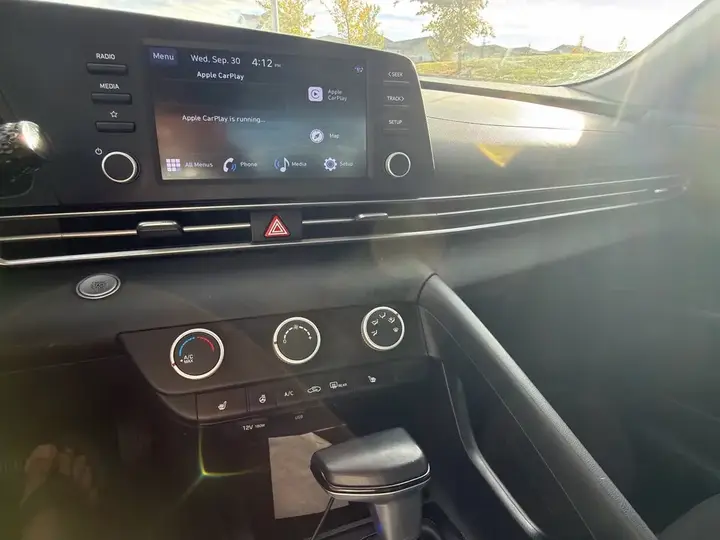 Hyundai Elantra 2021 photo 3