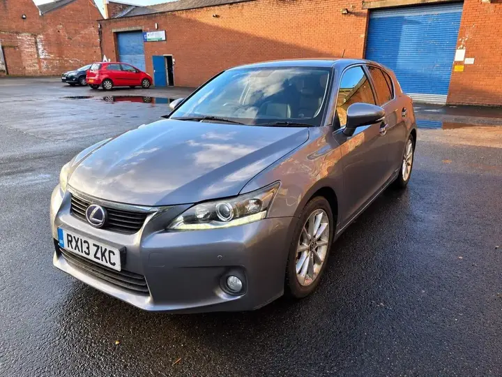 Lexus Ct200H 2013 photo 2