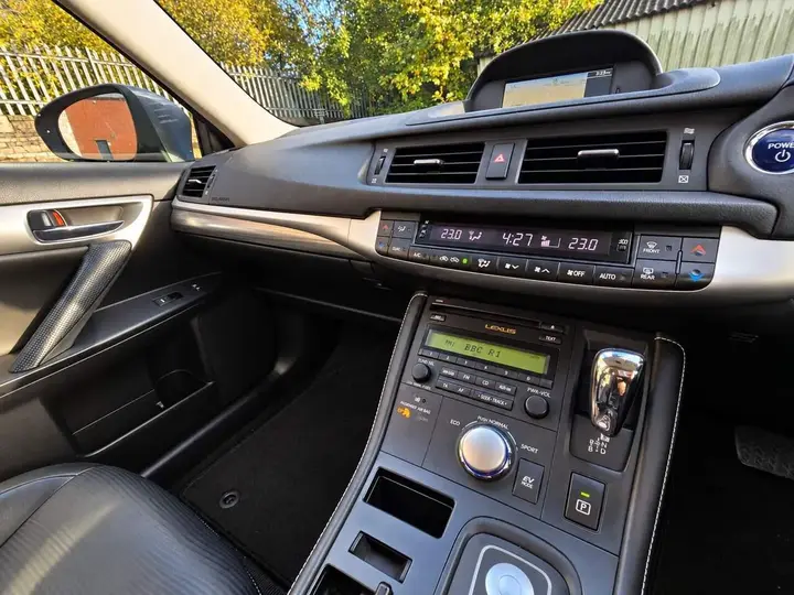 Lexus Ct200H 2013 photo 5