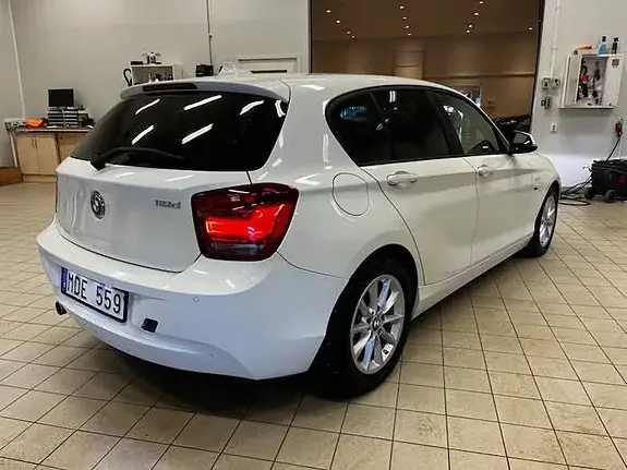 BMW 118D 2012 photo 2