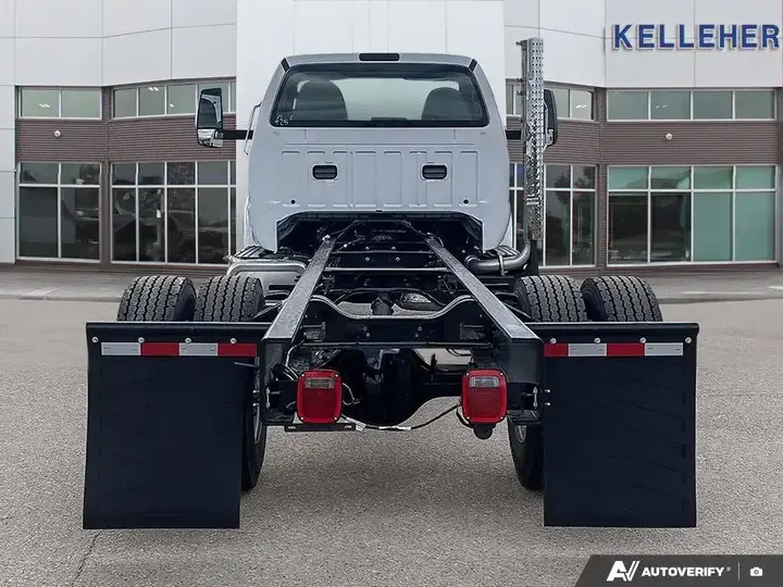 Ford F-750 2027 photo 4