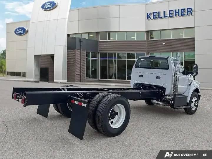 Ford F-750 2027 photo 5