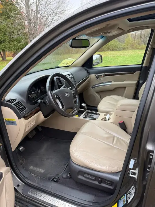 Hyundai Santa Fe 2012 photo 2