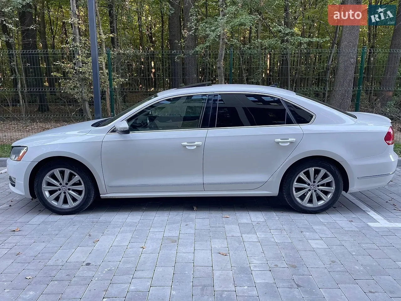 Volkswagen Passat 2012 photo 3