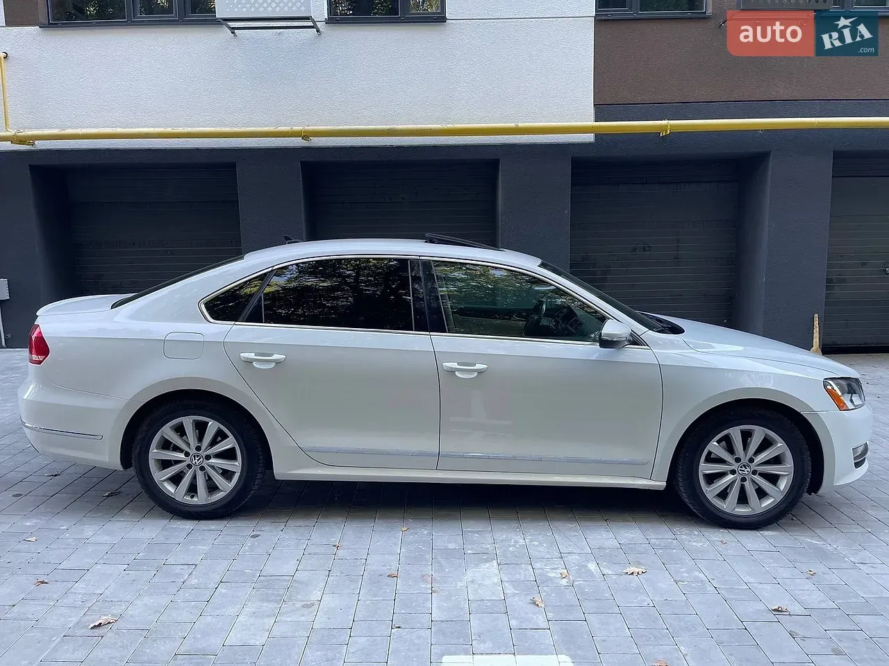 Volkswagen Passat 2012 photo 2