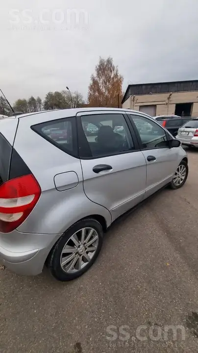 Mercedes-Benz A 180