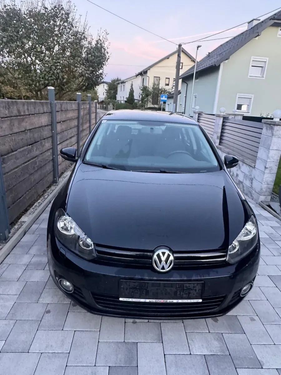 Volkswagen Golf 2010 photo 3