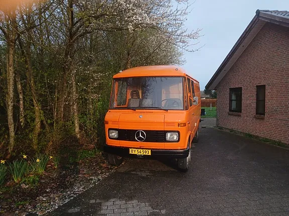 Mercedes-Benz 608