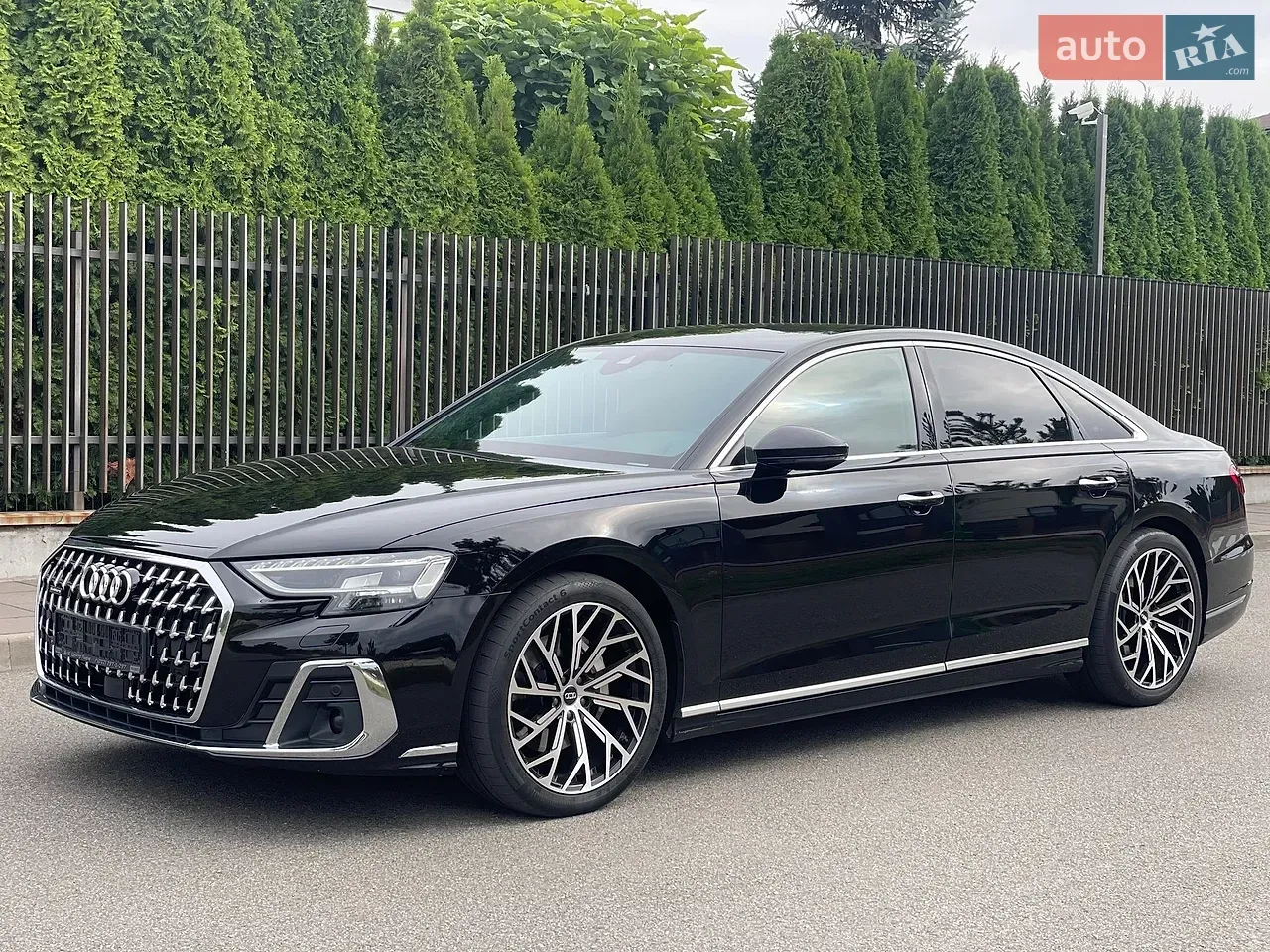 Audi A8 2023 photo 2