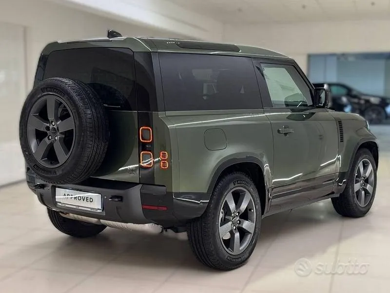 Land Rover Defender 2026 photo 2