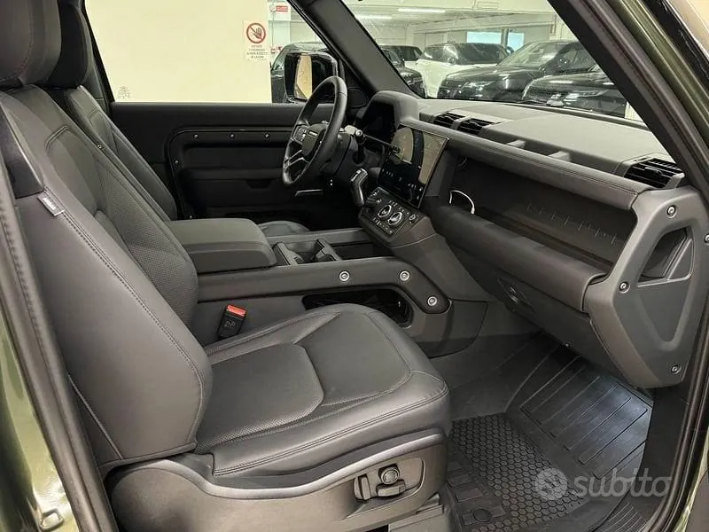 Land Rover Defender 2026 photo 3