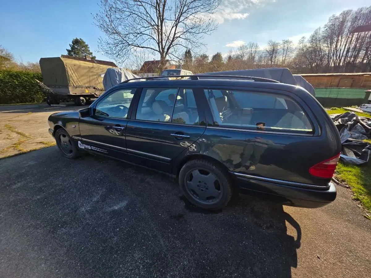 Mercedes-Benz E-Class 1999 photo 2