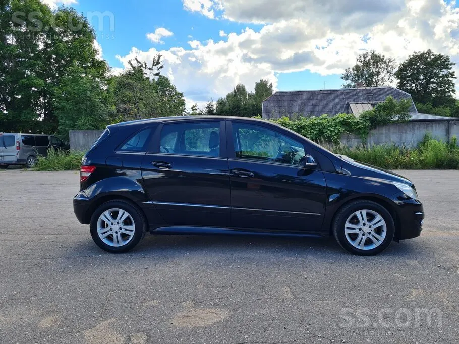 Mercedes-Benz B200 2010 photo 4