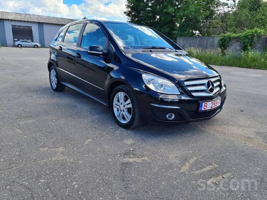 Mercedes-Benz B200 2010 photo 3
