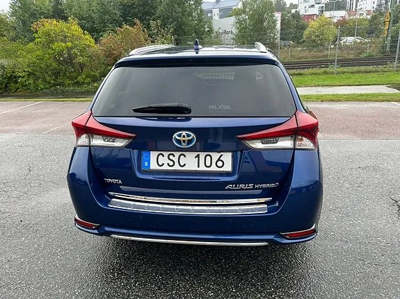 Toyota Auris 2015 photo 3