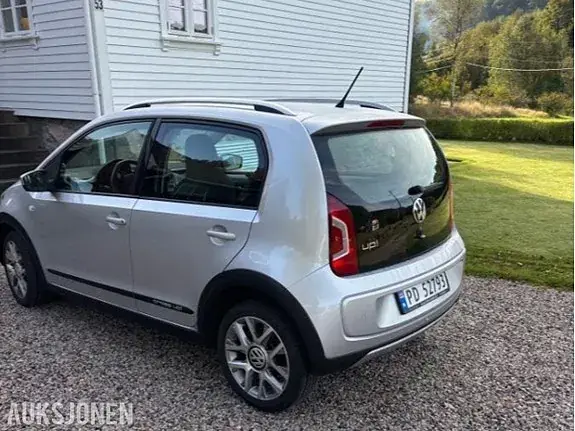 Volkswagen Up 2014 photo 4