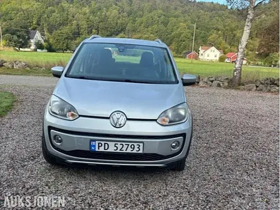 Volkswagen Up 2014 photo 2