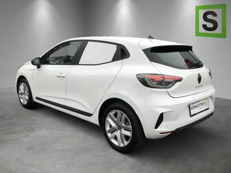 Renault Clio photo 3
