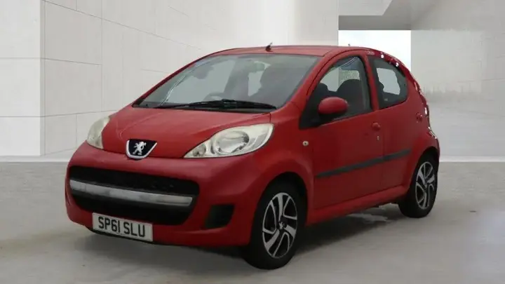Peugeot 107 2011 photo 2