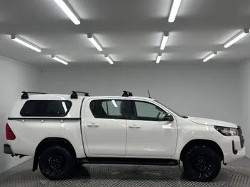 Toyota Hilux 2023 photo 3