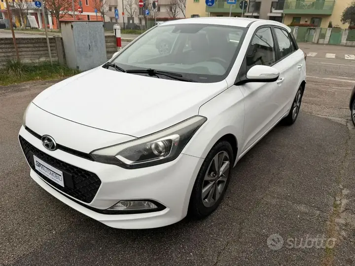 Hyundai I20 2015 photo 3