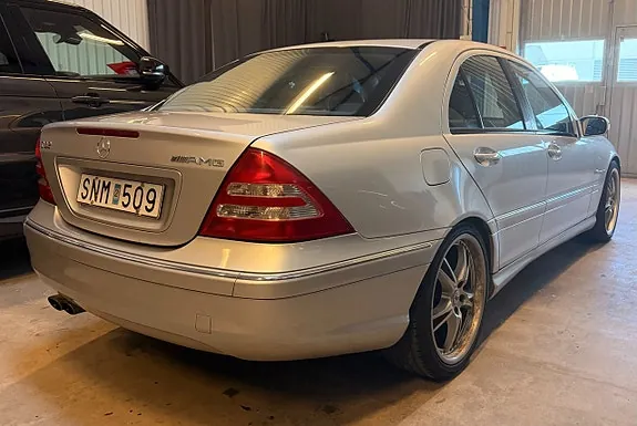 Mercedes-Benz C32 2002 photo 4