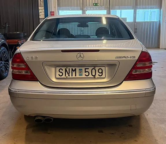 Mercedes-Benz C32 2002 photo 3